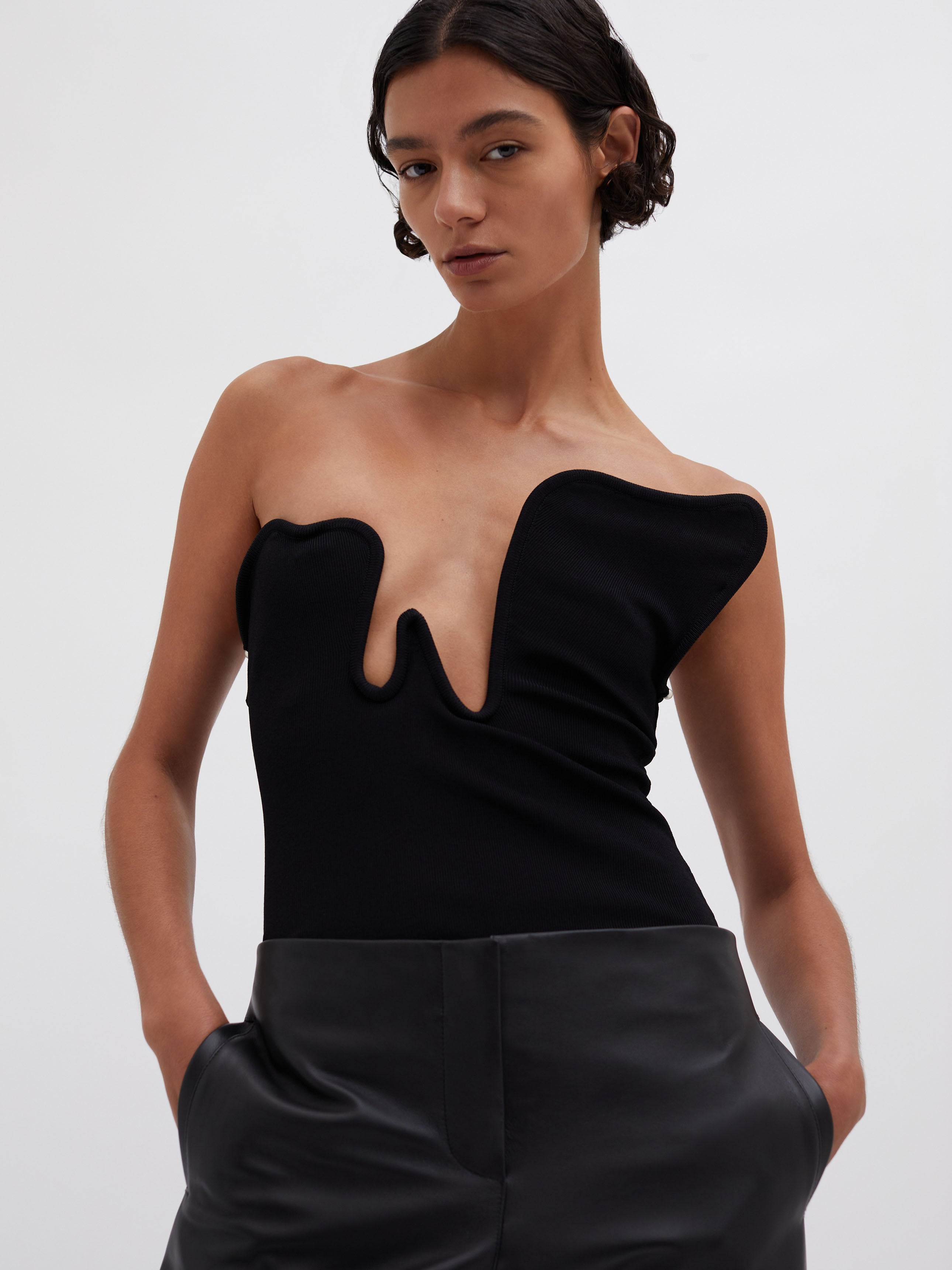 Salacia Wire Strapless Top